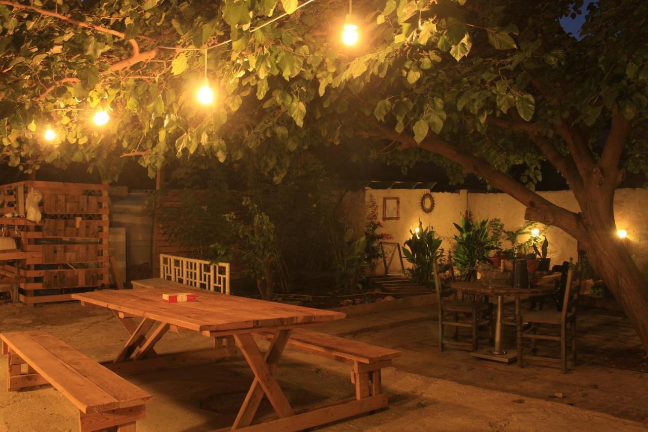 The Mulberry Hostel Amman Exterior photo